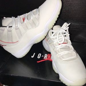 Jordan 11 ‘Platinum Tint’